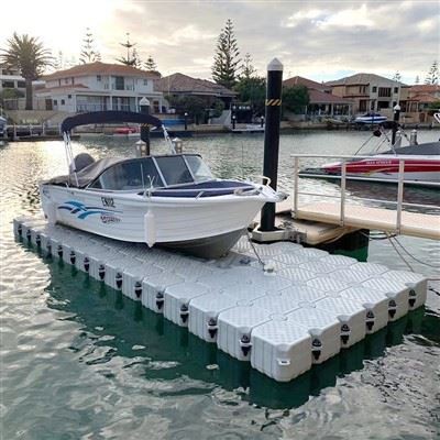 Flotador de motos de agua para el yate